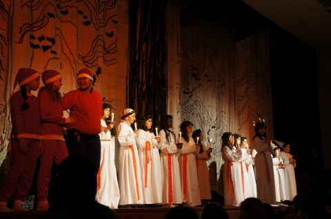 Santas, Lucias, and gnomes on stage